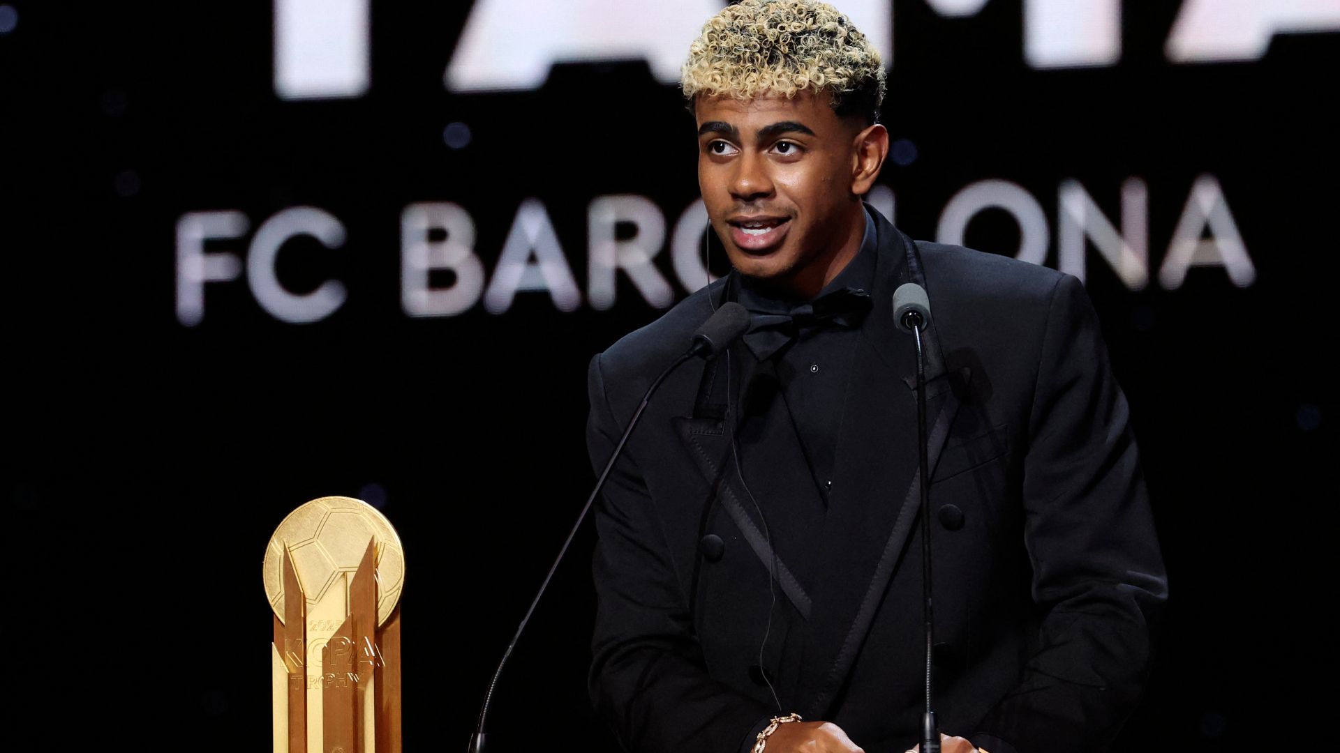 バルセロナ ヤマル コパトロフィー受賞記念 オーセンティック ユニホーム 10 バルセロナ ヤマル コパトロフィー受賞記念 オーセンティック